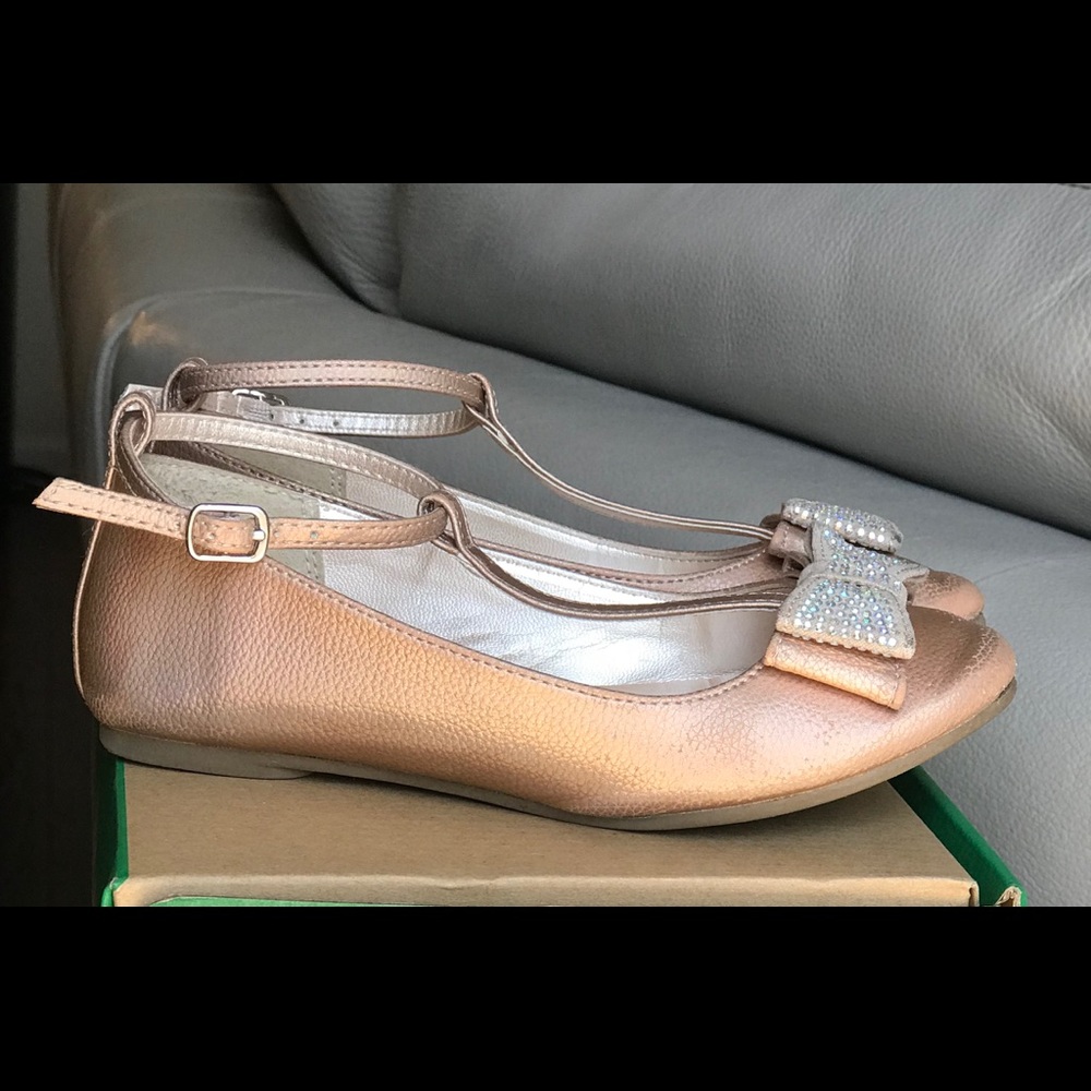 Children’s place bow dress shoes in blush size11